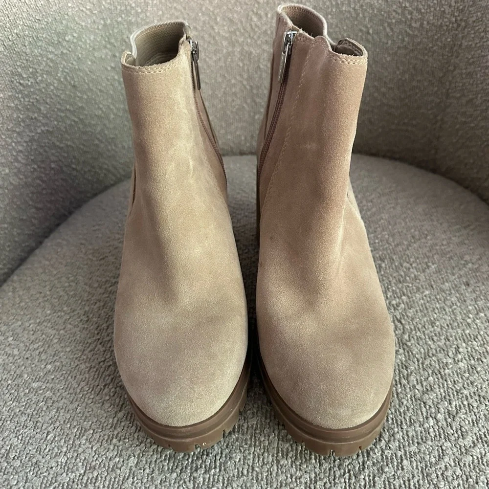 Vince Camuto Dustelie boots size 9.5‎